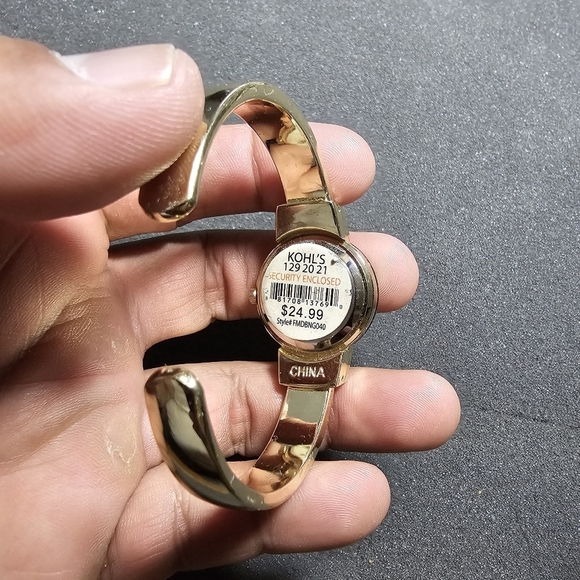 Folio Ladies Quartz Fashion Watch Gold Tone Cuff bracelet Round Face Working sho - Picture 8 of 9